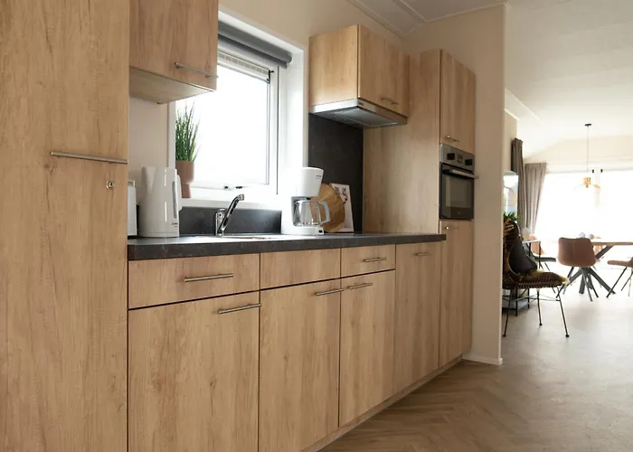 Bis Sechs Personen Ohne Hund * Norden